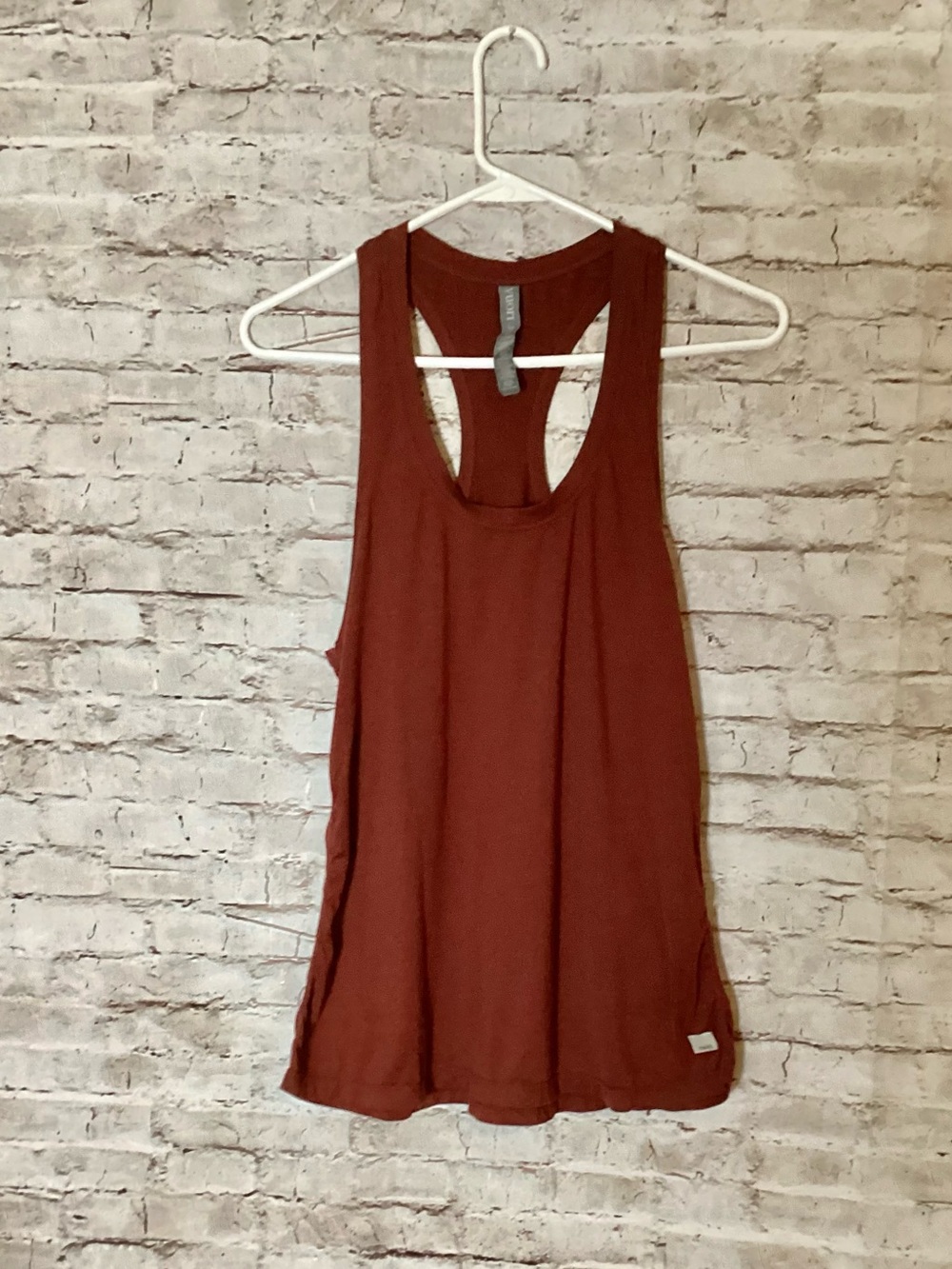 Vuori burgandy Engery Racerback top - Picture 5 of 7